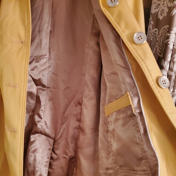 Calvin Klein XS Yellow Rain Trench Coat – Like New! - Picture 7 of 10